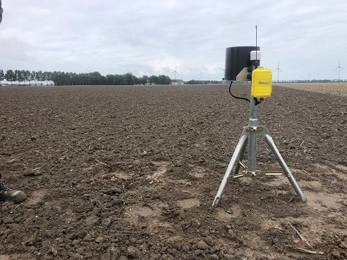 FieldGuard Regenmeter in het veld, weerstation landbouw